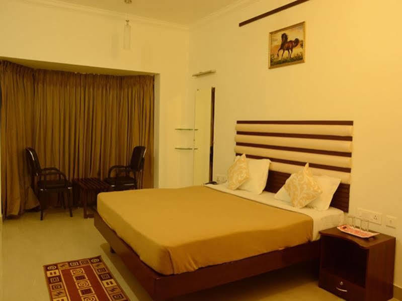 King Paradise Hotel Tiruchirappalli Екстериор снимка